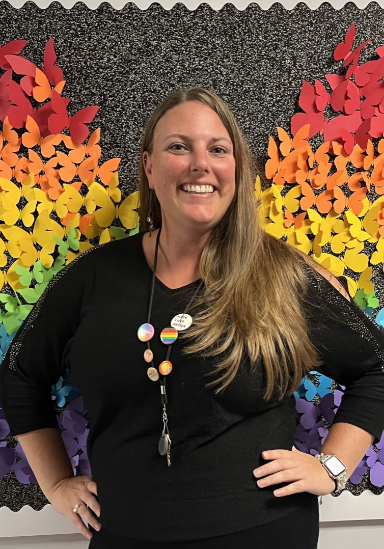 Anna Devault Profe. is excited to be returning to ACPA! Profe. D. graduated from The Ohio State University with a B.A. in Spanish and a B.A. in English. She received her Master's in Education from Ashland University. Throughout her career, she has taught Spanish 1 - 4 and English to non-native English speakers. ACPA fosters Profe's love of the arts, creativity, and culture. She is most excited to be teaching in an inclusive and diverse environment.